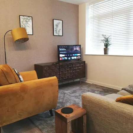 Executive Apartment Nr Nec, Bhx, Resorts World Hampton in Arden Exterior photo