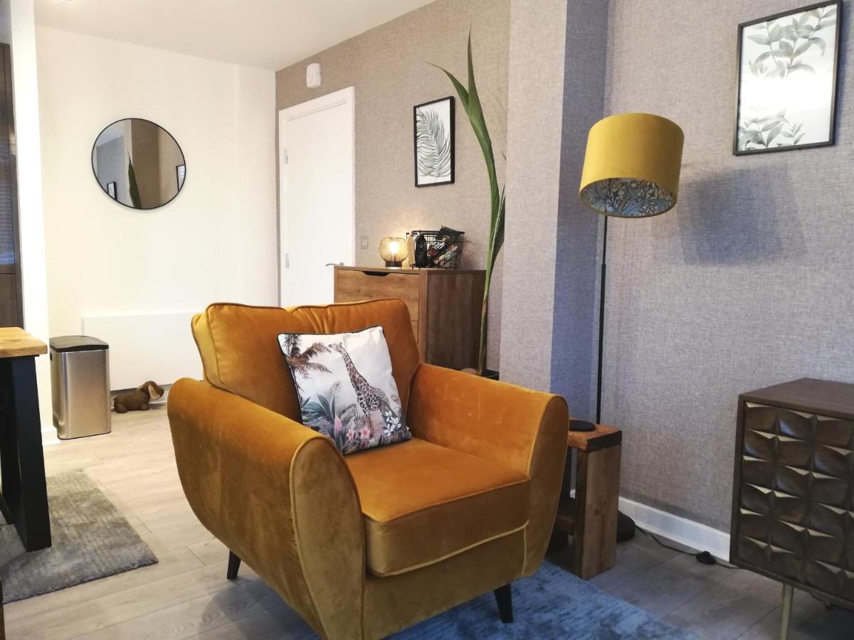 Apartment Executive Nr Nec, Bhx, World